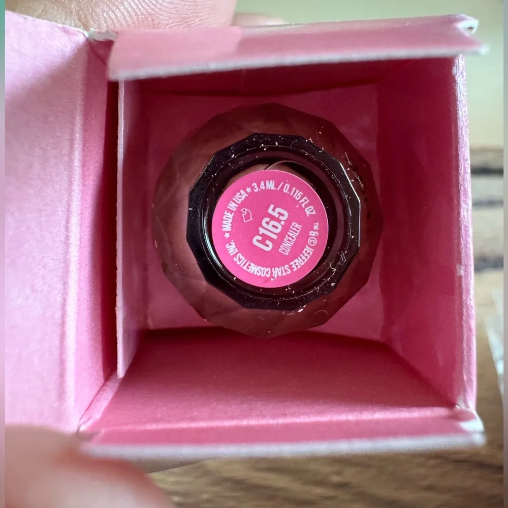 Jeffree Star Cosmetics Magic Concealer C16.5
